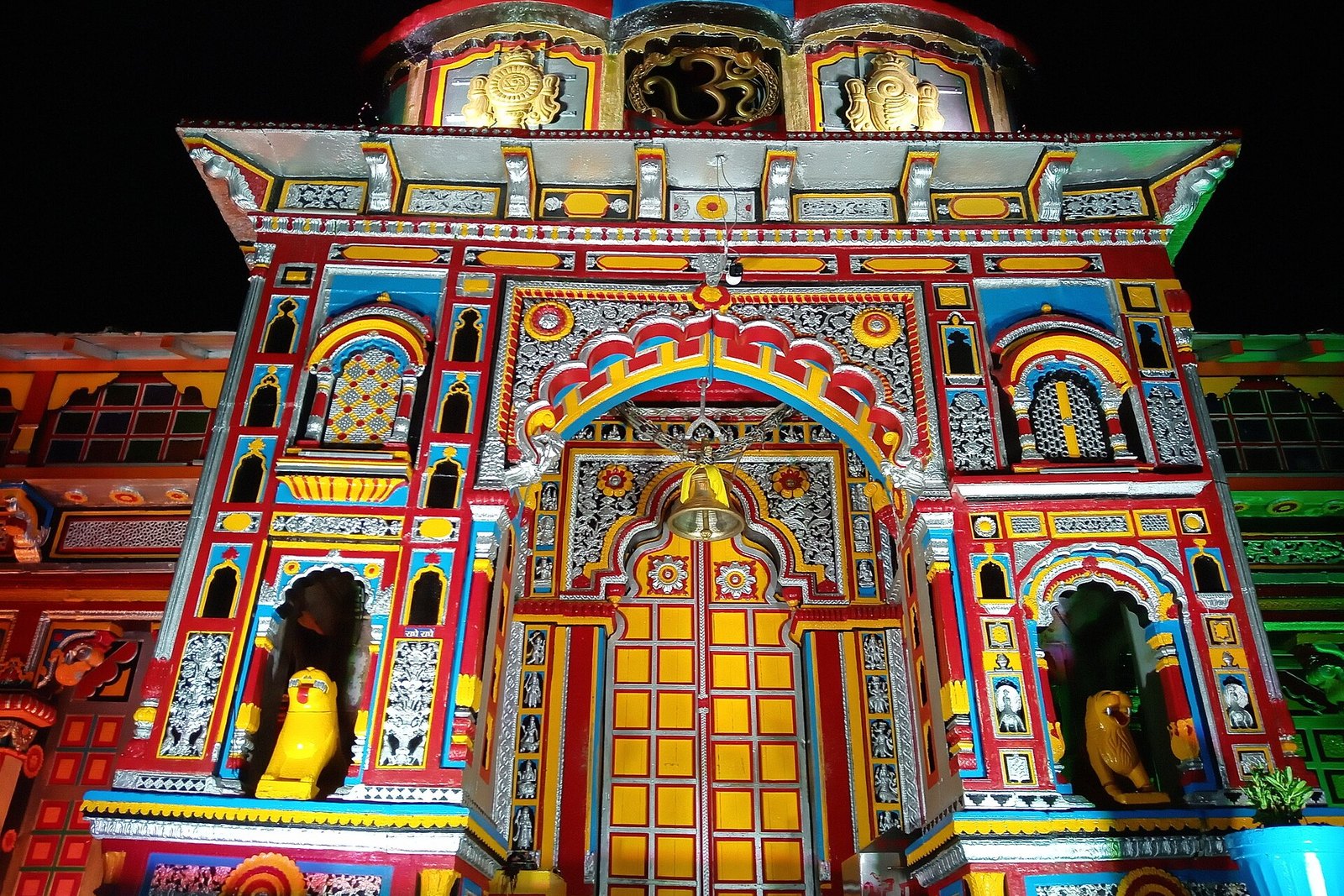Badrinath Main Entrance