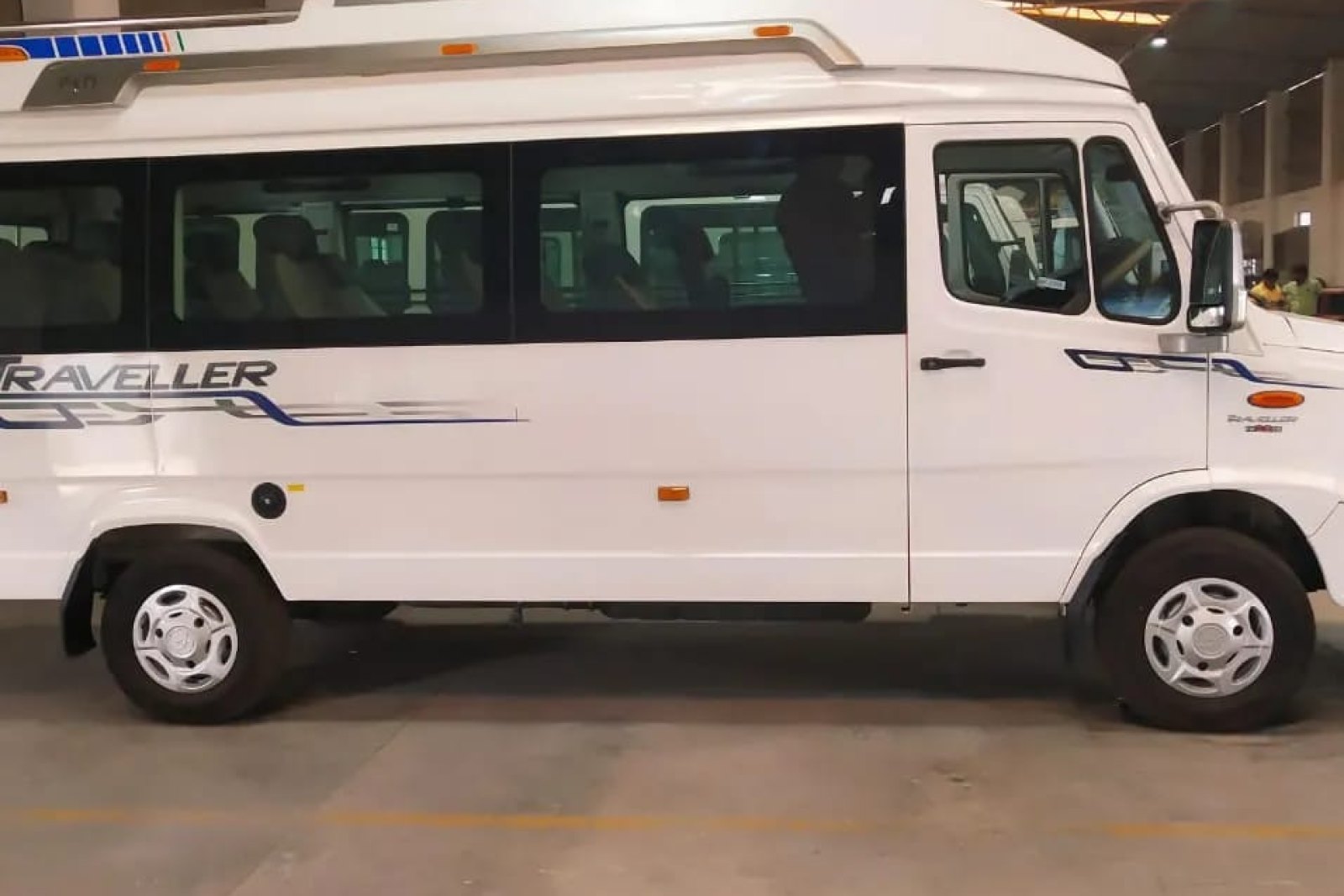 12 Seater Maharaja 1x1
