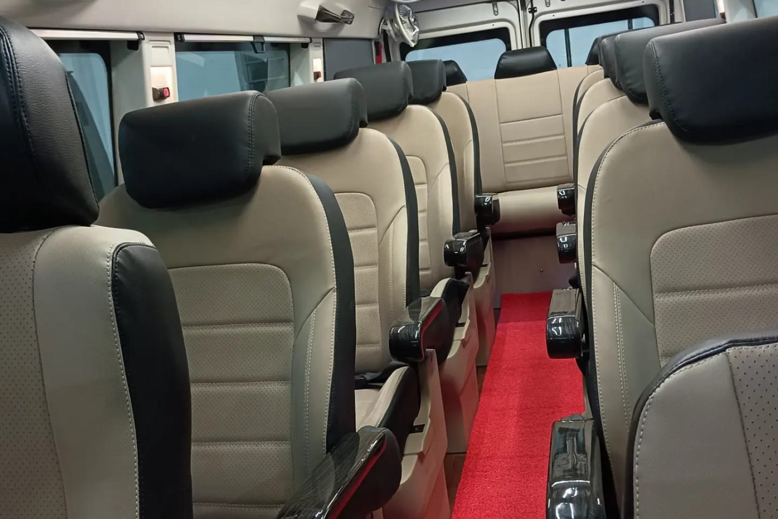 12 Seater Tempo Traveller