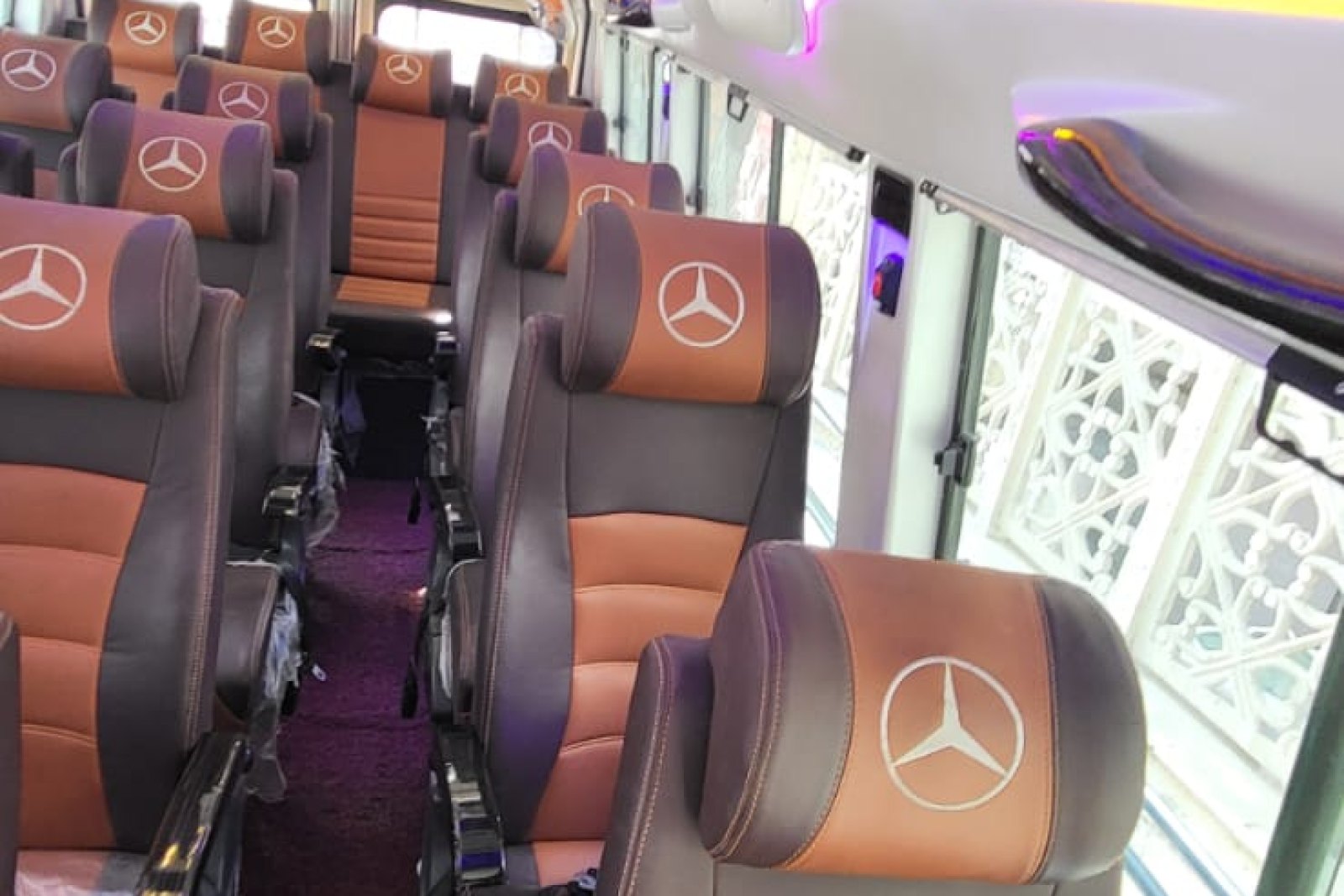 16 Seater Tempo Traveller