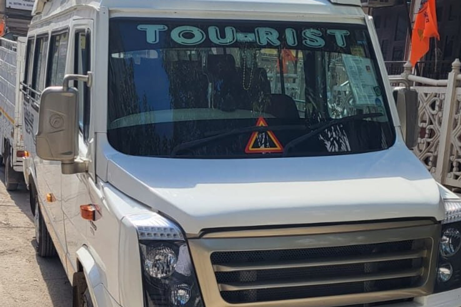 16 Seater Tempo Traveller