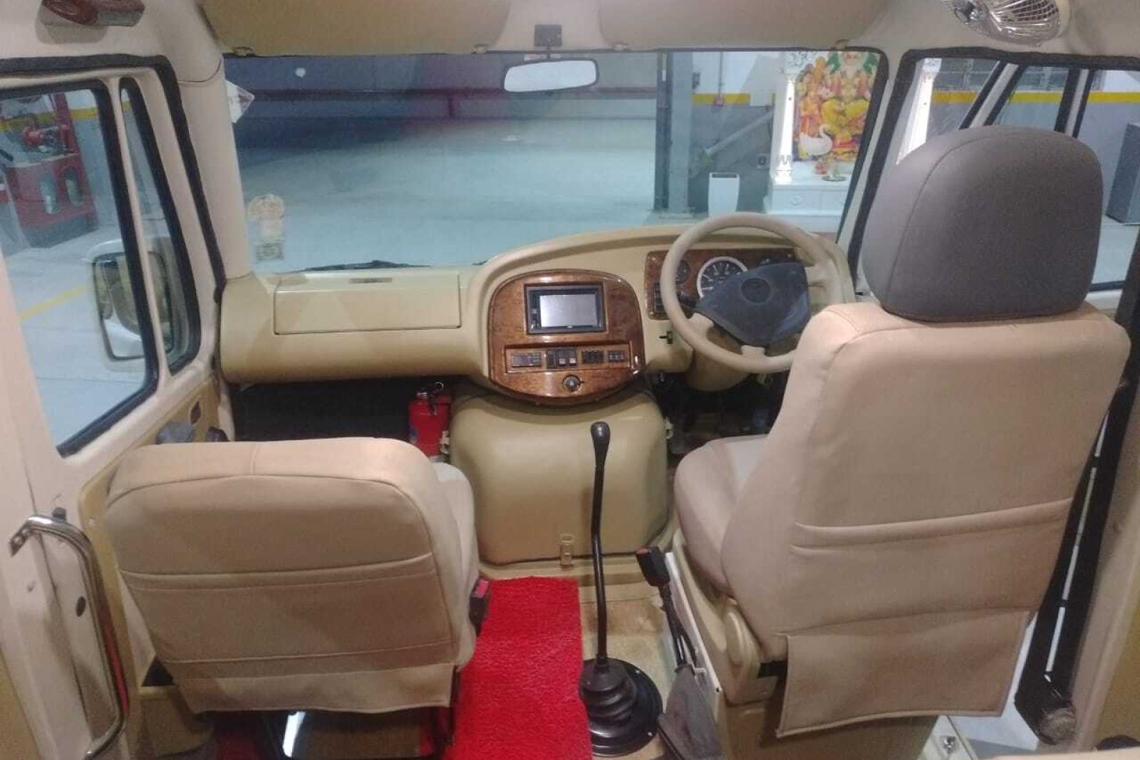 20 Seater Tempo Traveller