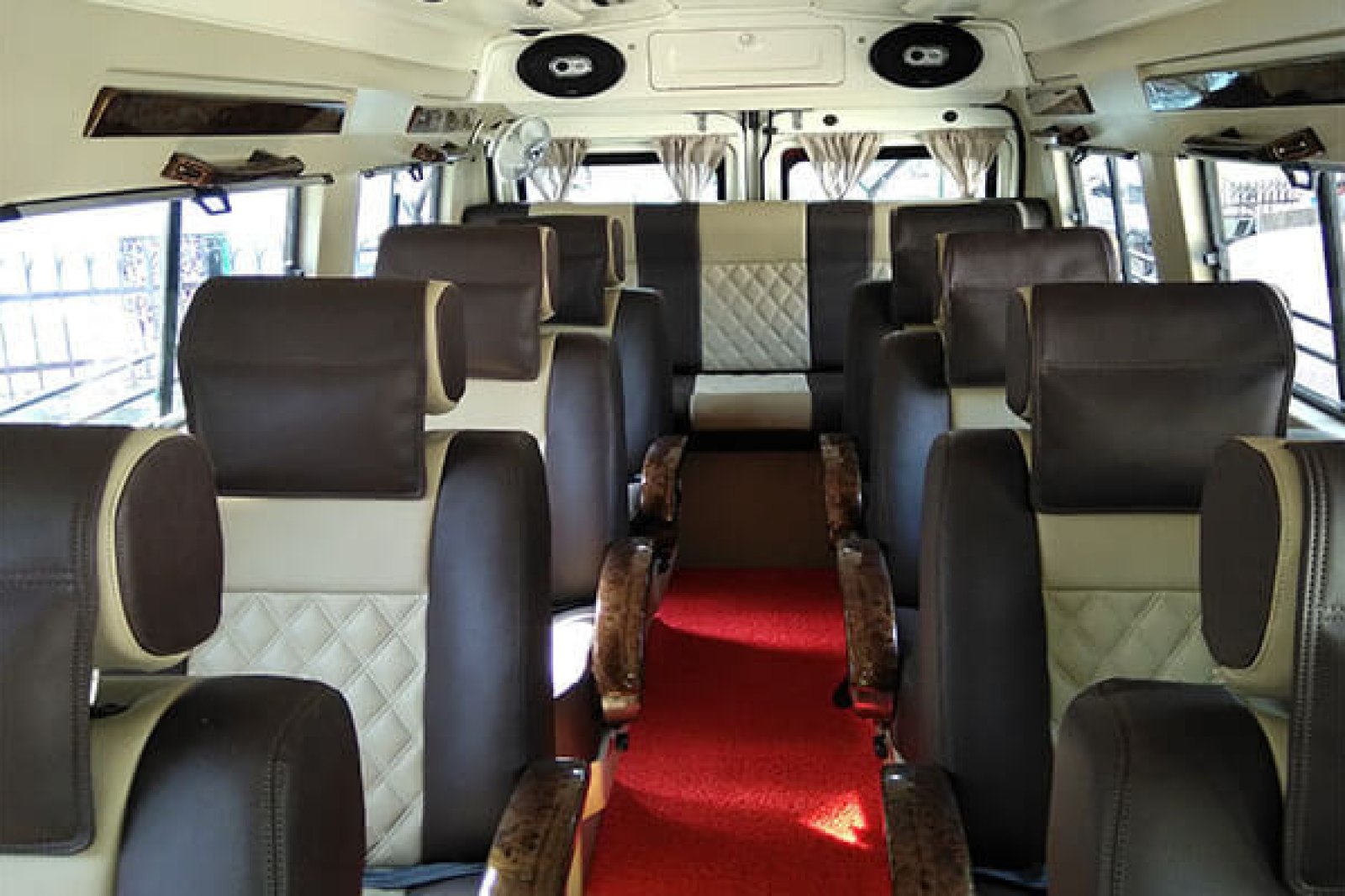 9 Seater Maharaja 1x1