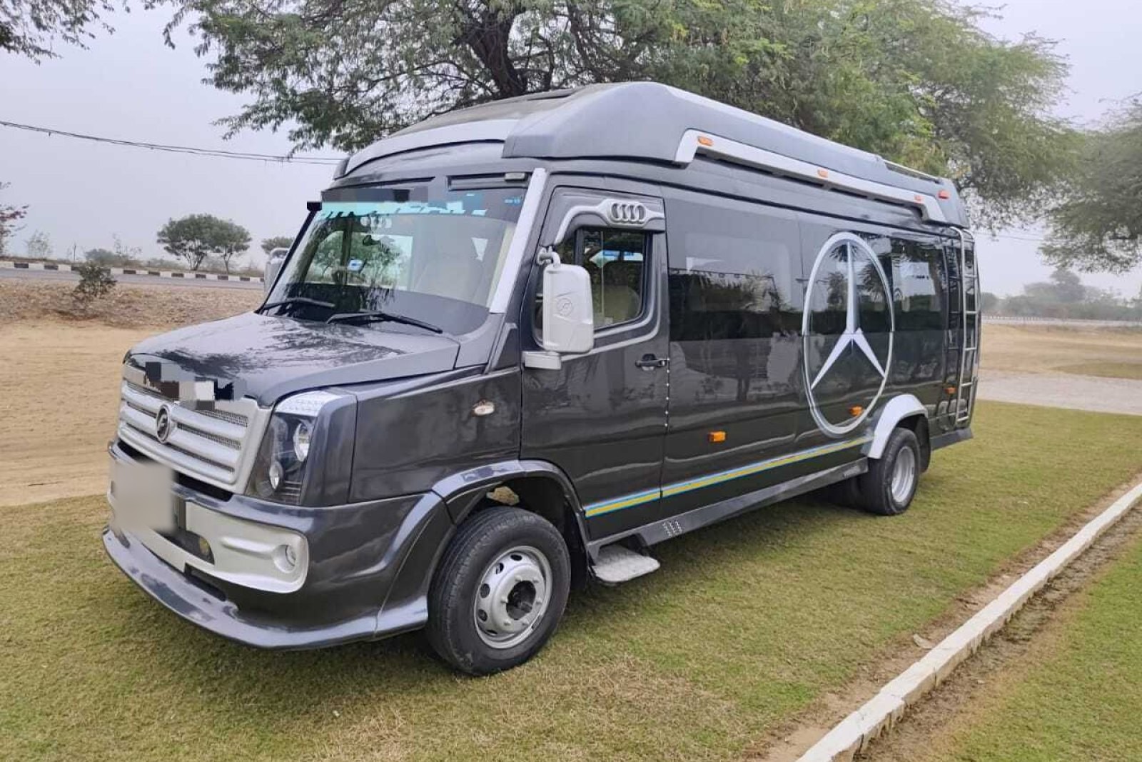 9 Seater Tempo Traveller