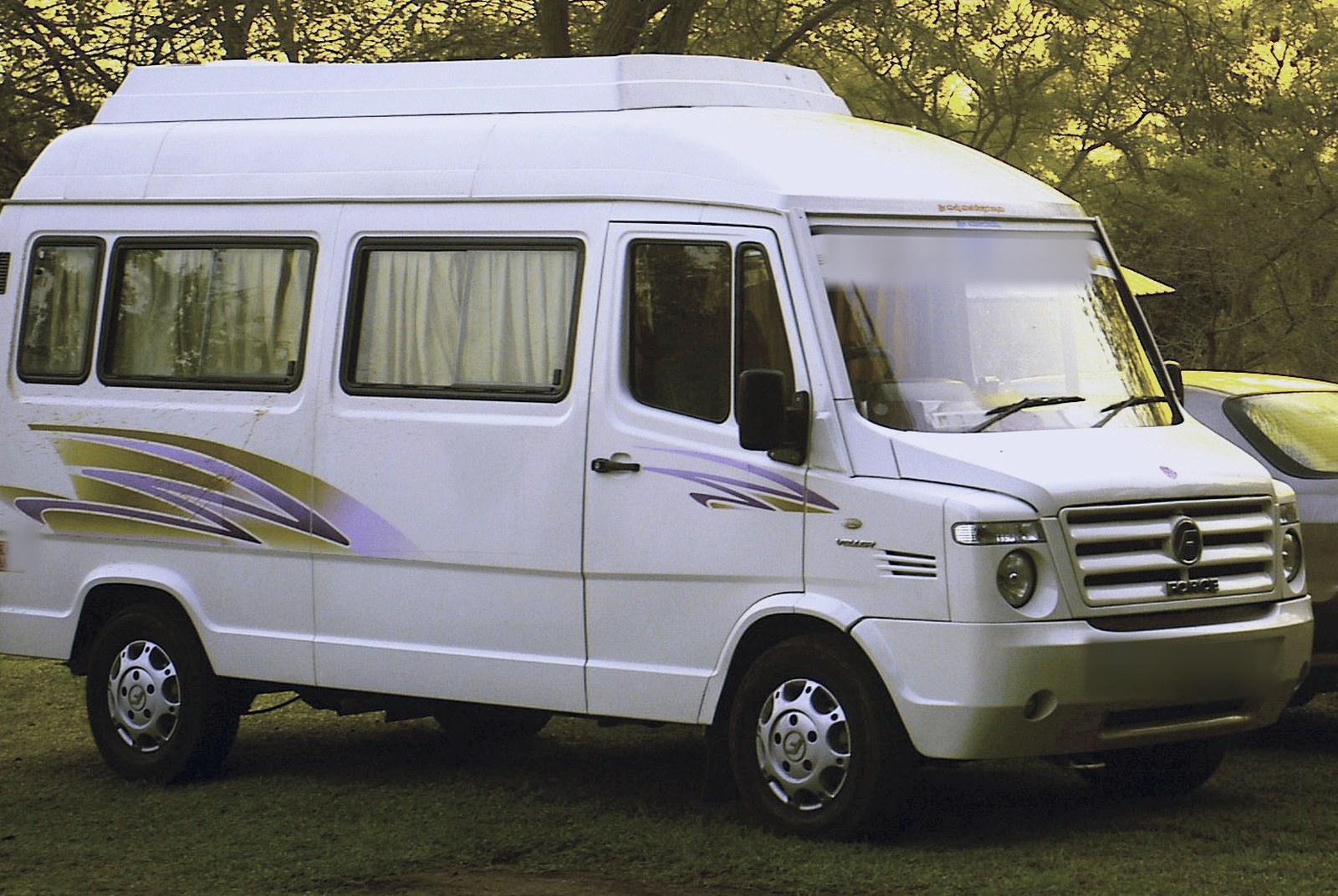 9 Seater Maharaja 1x1